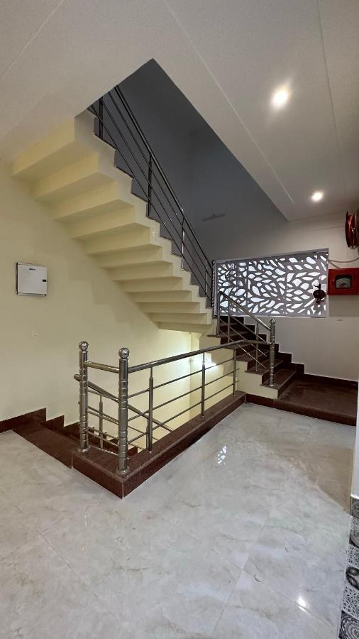 Raghuvar Inn Ayodhya Екстер'єр фото