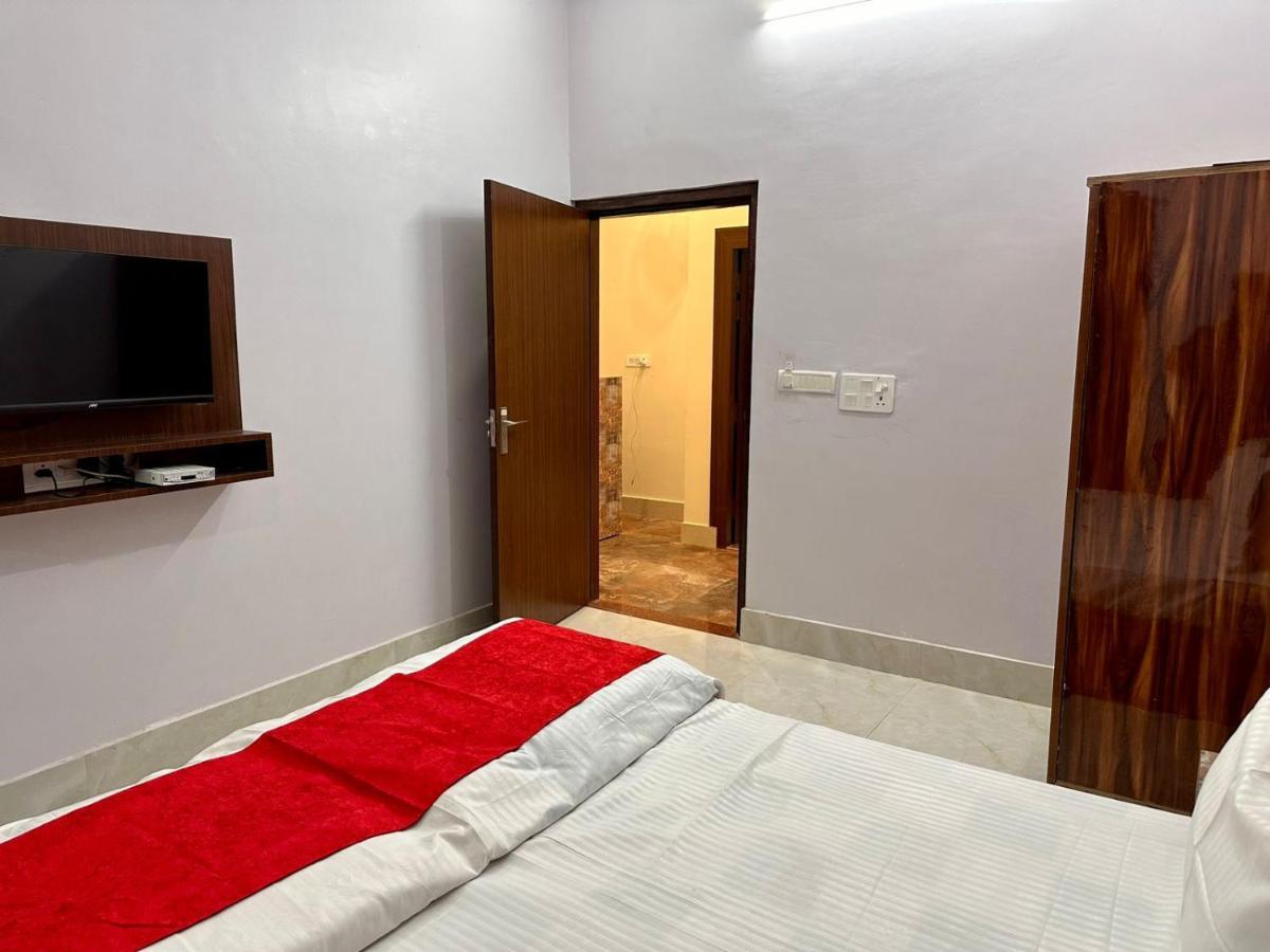 Raghuvar Inn Ayodhya Екстер'єр фото